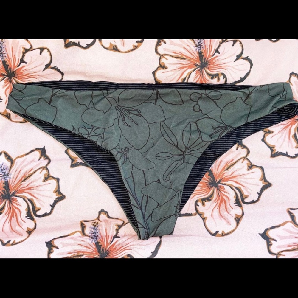 Acacia bottoms